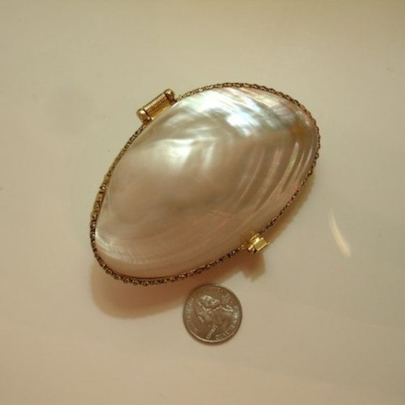 MOP Seashell Set of Two Trinkets Lined in Gold Plated - Picture 12 of 12